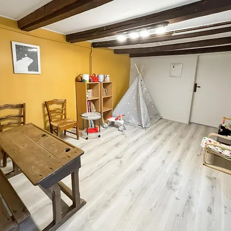 Casa vacanze Charmante Maison En Pierre Au Coeur Du Cantal *