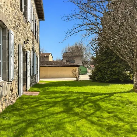 Charmante Maison En Pierre Au Coeur Du Cantal Holiday home *