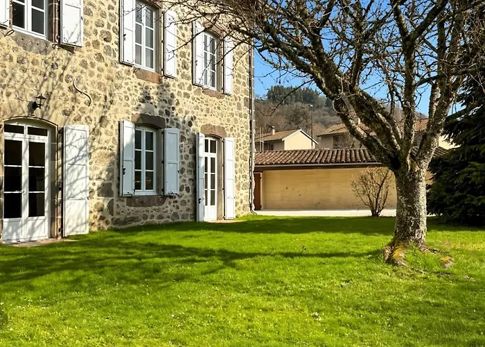 Casa vacanze Charmante Maison En Pierre Au Coeur Du Cantal Saint-Simon (Cantal)
