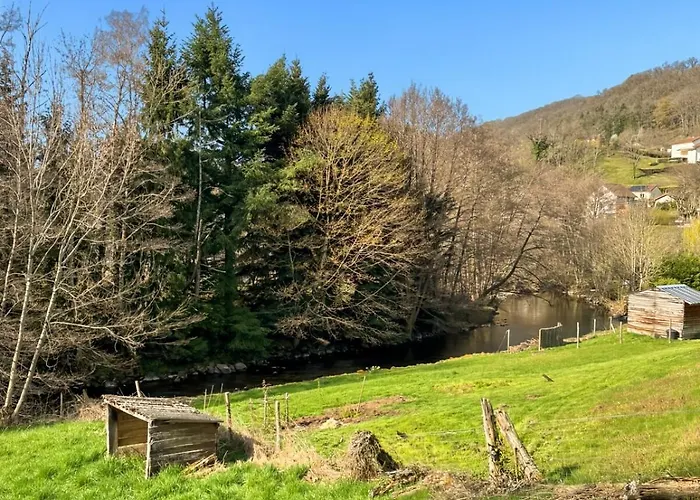 Charmante Maison En Pierre Au Coeur Du Cantal * Saint-Simon (Cantal)
